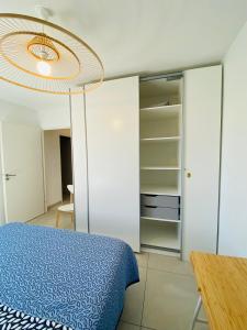 Appart 4 pers climatisé parking piscine proche des plages ménage inclus - V0816