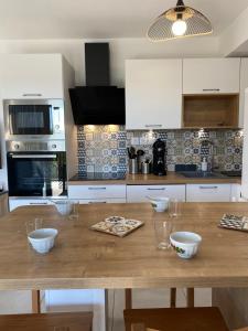 Appart 4 pers climatisé parking piscine proche des plages ménage inclus - V0816