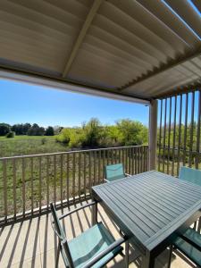 Appart 4 pers climatisé parking piscine proche des plages ménage inclus - V0816