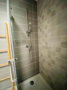 Appart 4 pers climatisé parking piscine proche des plages ménage inclus - V0816