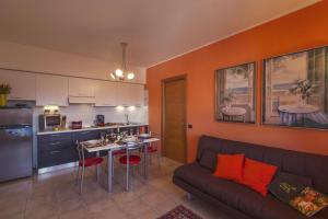 Casa Fiorita Pool and Lake - Happy Rentals