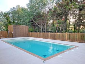 Appart 4 pers climatisé parking piscine proche des plages ménage inclus - V0816