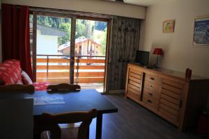 Portes Du Soleil PSA47 TELECABINE & MOUNTAIN 4 Per