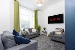 Teesside House - Sleeps up to 10 - 雷德卡