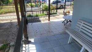 Peaceful 2-bedroom house 800m from beach