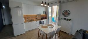 Garden Seaview Luxury Apartment with private parking