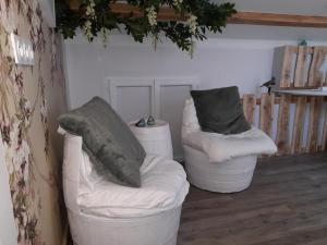 B&B / Chambres d'hotes La maison du Bonheur, borne de recharge VE : photos des chambres