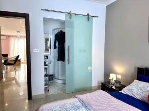 5 people,2 double,1 sofa bed Ferry,Beach&Pool club