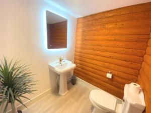 Kaoglen Doe-Feature Bathroom-Cairngorms-Pets Allowed