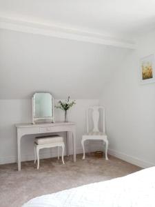 Cozy seaside cottage