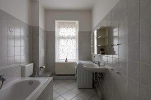 Enjoy your stay with DKN apartments - Mon-Sun - Late night check-in - Multilanguage - Near Railway station - Witamy serdecznie