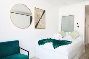 City Club at 1 on Albert Building