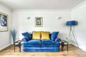 GuestReady - Stylish Apt w Parking near Edinburgh
