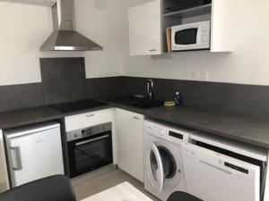 AGENCE JF IMMO - Apt 4 pers climatisation piscine et parking 300 m plages V0775