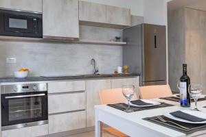 Beachfront Apartment Sunrise Residence Srzić