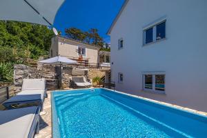 Hot Tub, Pool & Stunning View #Guest House Stella# 