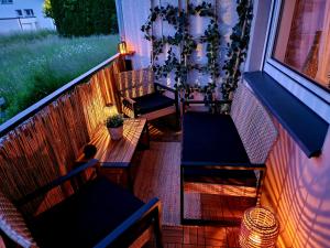 Sonnenhang im Boho-Stil mit Balkon, 500m zum See, 2 Schlafzimmer