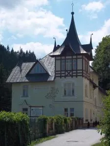 Marianum JL,s.r.o. - 拉贝河畔皇宫镇