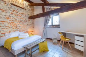 Plongez dans lHistoire du Centre-Ville - Le Refuge Médiéval - 3 étoiles