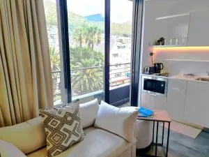 Stay at stylish 126 on M - Home from Home - Secure, Central with Pool - Си-Пойнт