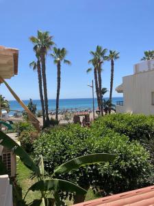 Casa Aurora Beach Apartment first sea line