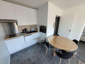 Appartements Appartement soigne a deux pas de la mer, balcon ensoleille, confort et tranquillite a Wimereux - FR-1-675-37 : photos des chambres