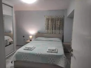 Renovated Guest House - Vathý