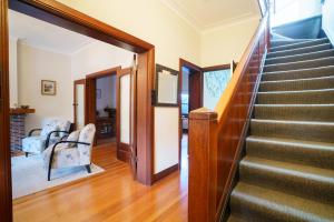 Elegant Caulfield North Family Home