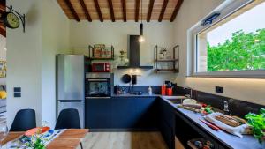 VILLINO LE MOIE 4&2, Emma Villas