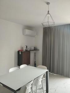 Go Exchange, Block D, Apt 8