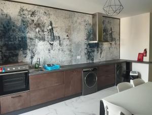 Go Exchange, Block D, Apt 8