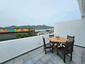 2-Bedroom Condo With Marina Views In Simpson Bay - Koolbaai