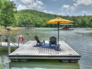 Anchors Away - Lake Nottely - Blairsville GA - Hot Tub, Private Dock, Fire Pits, and Stunning Lake Views at Lake Nottely - Bellview