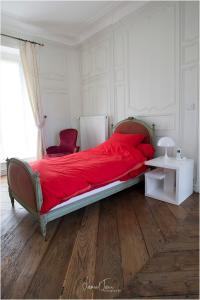 Villas La Maison Guischard de la Menardiere dite La Maison Romane gite : photos des chambres