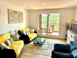 Apartment Alcaidesa - 阿尔加德萨