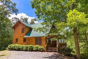 Morning Breeze - Pet Friendly with Mountain Views- Game Room, Hot Tub, Fireplace, Porch Swing - Sugar Creek