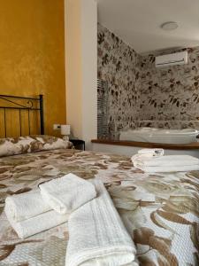 King Room with Spa Bath