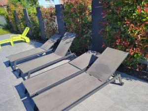 Maisons de vacances Logement prive dans Villa avec piscine : photos des chambres