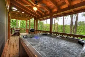 Absolute Relaxation - Hot Tub Game Room Fire Pit - Burnett