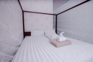 JUNGLE LIFE GUEST HOUSE - Trekking & Transport Only Book With Us