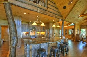 The VUE Over Blue Ridge - 270 Degree Mountain View