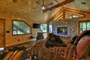 The VUE Over Blue Ridge - 270 Degree Mountain View