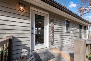 Blue Ridge Bliss - Lake Blue Ridge GA - Lake Views, Game Room, Spacious Accommodations, Private Dock - Morganton, GA