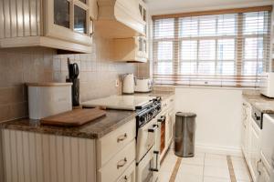 Perfectly located central Chester town house -2BR
