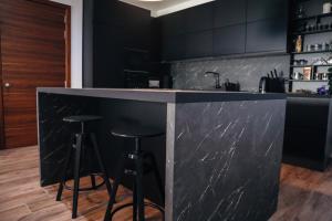 Urban Design 3 Bedroom Apt Main Bedroom