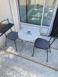 Appartements appart studio RDC de maison avec exterieur proche Reims : photos des chambres