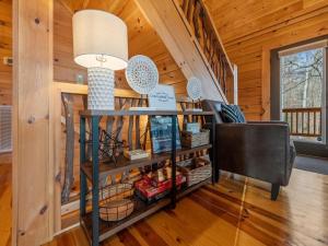 Rivendell - Stunning Views, Fireplace, Hot Tub, Billiards Table, Outdoor Fire Pit - Morganton, GA