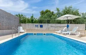 Apartments Mila - Tribunj