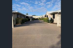 Fully Furnished Modern Unit in centre of city