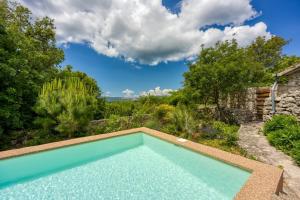 Villa Menta 2 2445 